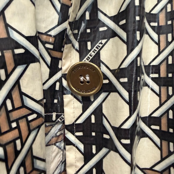 Burberry Women's Patterned Trench Coat in Beige and Red - Picture 2 of 7